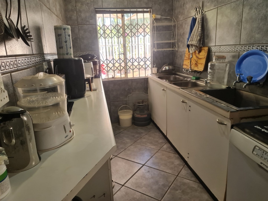 6 Bedroom Property for Sale in Protea Park North West